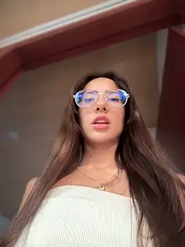 Snapshot of lauravasquez chatting on 03/09/25, 06:00 lauravasquez online show from 03/09/25, 06:00