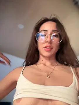 Snapshot of lauravasquez chatting on 03/16/25, 07:27 lauravasquez online show from 03/16/25, 07:27