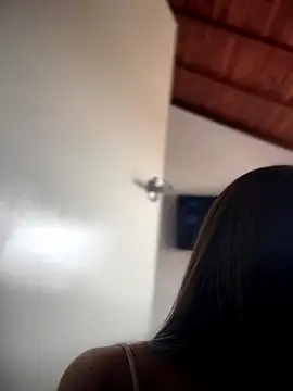 Snapshot of lauravasquez chatting on 11/21/25, 05:44 lauravasquez online show from 11/21/25, 05:44