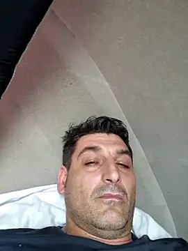 AdiAdrian5 online show from 04/25/26, 10:07