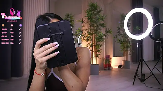 Abbela White online show from 03/03/25, 06:37