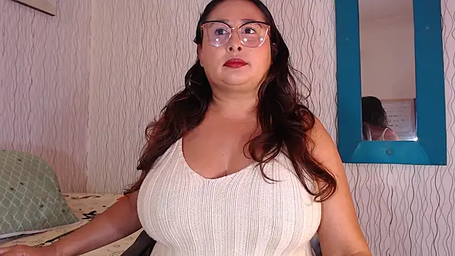 Snapshot of NadiaWhite chatting on 09/10/25, 05:46 NadiaWhite online show from 09/10/25, 05:46