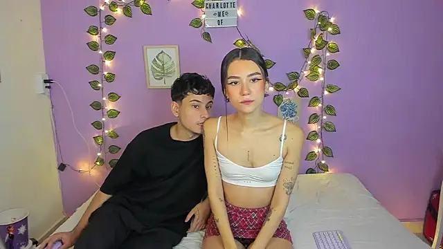 Snapshot of charlottte_queen chatting on 03/14/25, 09:10 charlottte queen online show from 03/14/25, 09:10