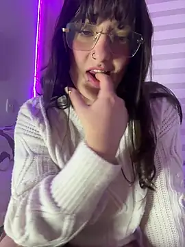 Snapshot of Megan_lu2 chatting on 02/06/25, 04:21 Megan lu2 online show from 02/06/25, 04:21