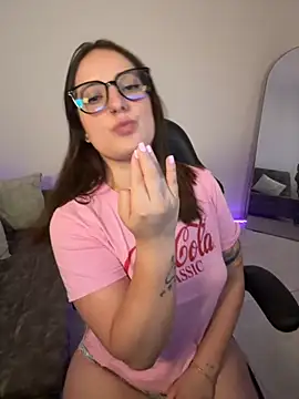 Snapshot of Megan_lu2 chatting on 09/30/25, 06:18 Megan lu2 online show from 09/30/25, 06:18