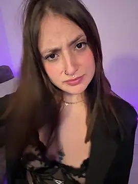 Snapshot of Megan_lu2 chatting on 10/04/25, 12:52 Megan lu2 online show from 10/04/25, 12:52