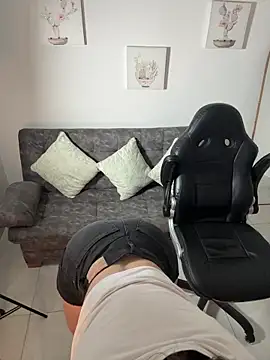 Snapshot of Megan_lu2 chatting on 11/20/25, 11:54 Megan lu2 online show from 11/20/25, 11:54