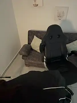 Snapshot of Megan_lu2 chatting on 11/24/25, 04:01 Megan lu2 online show from 11/24/25, 04:01