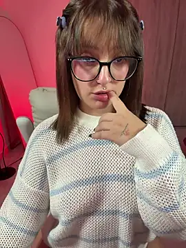 Megan lu2 online show from 06/01/26, 07:54