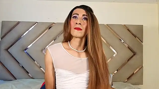 Snapshot of Raven_foxter1 chatting on 09/14/25, 05:45 Raven foxter1 online show from 09/14/25, 05:45