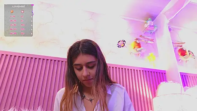 Emiily Scott1 online show from 12/19/24, 04:35