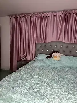 Emiily Scott1 online show from 01/15/25, 04:04