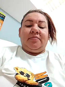 Snapshot of HORNY_MATURE25 chatting on 11/18/25, 05:12 HORNY MATURE25 online show from 11/18/25, 05:12