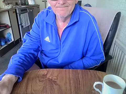 daddyflash online show from 06/11/26, 09:18