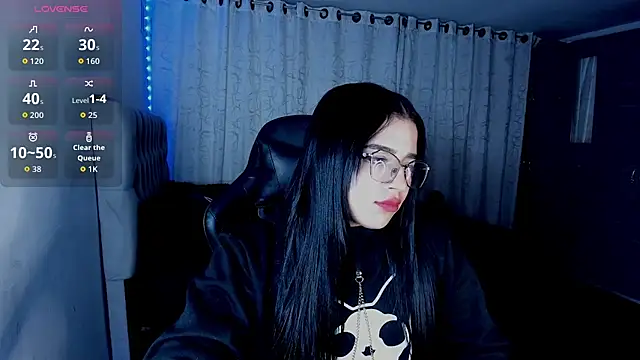 aliice walker  online show from 12/14/25, 03:34