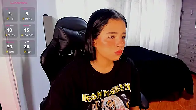 aliice walker  online show from 12/22/25, 03:09