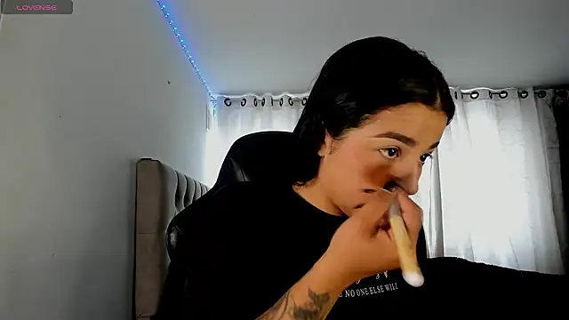 aliice walker  online show from 02/02/26, 02:16