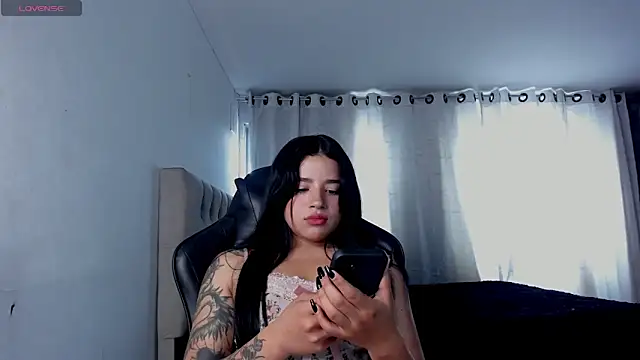 aliice walker  online show from 04/17/26, 05:38