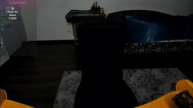 Snapshot of KitsuneRem chatting on 12/06/24, 07:34 KitsuneRem online show from 12/06/24, 07:34