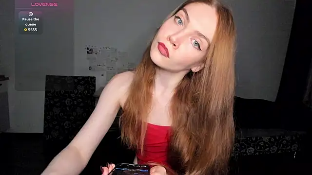 Snapshot of KitsuneRem chatting on 09/09/25, 09:03 KitsuneRem online show from 09/09/25, 09:03