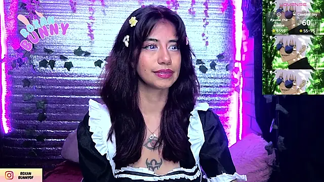 Roxanbunny1 online show from 03/18/26, 07:00