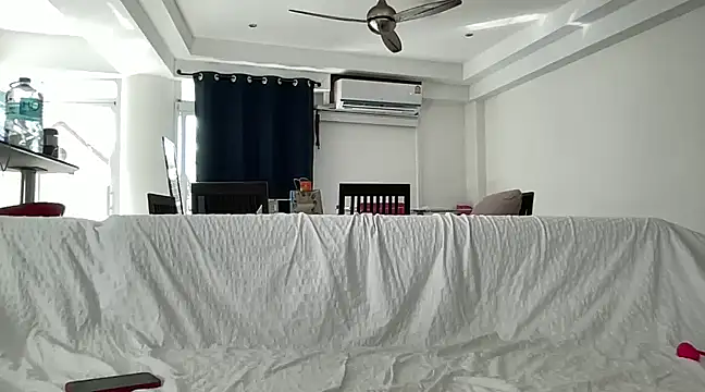 Snapshot of claudiacvc95 chatting on 02/09/25, 08:33 claudiacvc95 online show from 02/09/25, 08:33