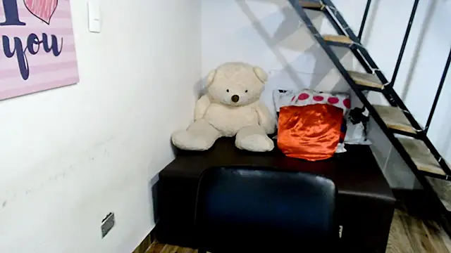 samantha baby  online show from 02/06/25, 12:33