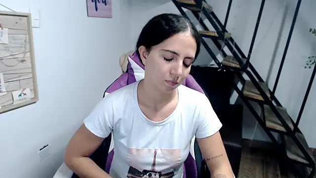 samantha baby  online show from 11/24/25, 05:34