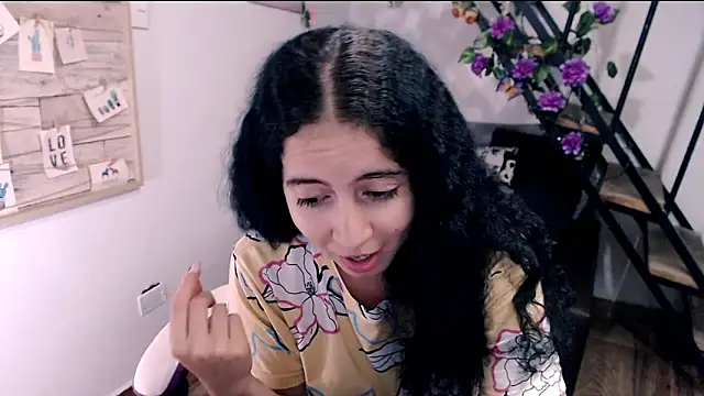 samantha baby  online show from 04/18/26, 07:58