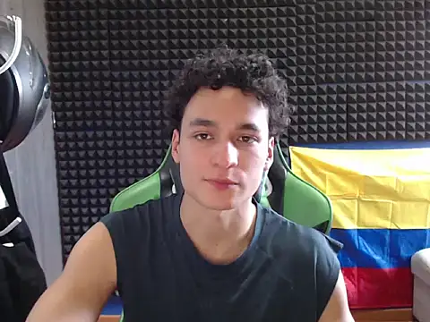 Snapshot of Curly_Angel24 chatting on 06/27/26, 07:08 Curly Angel24 online show from 06/27/26, 07:08