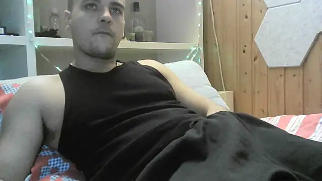 Snapshot of ItalianVinDiesel chatting on 10/30/25, 03:13 ItalianVinDiesel online show from 10/30/25, 03:13