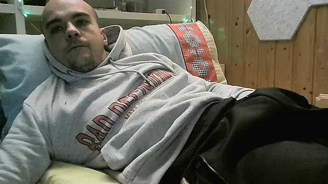 Snapshot of ItalianVinDiesel chatting on 11/02/25, 06:38 ItalianVinDiesel online show from 11/02/25, 06:38