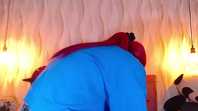 IsabelaLatina online show from 10/28/25, 01:09