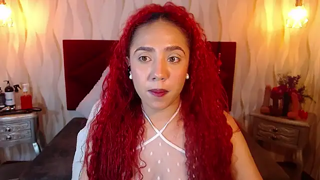 IsabelaLatina online show from 06/05/26, 01:56