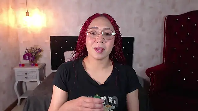 Snapshot of IsabelaLatina chatting on 07/16/26, 12:49 IsabelaLatina online show from 07/16/26, 12:49
