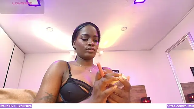 Snapshot of KAROL-SCOTT chatting on 03/23/25, 08:37 KAROL-SCOTT online show from 03/23/25, 08:37