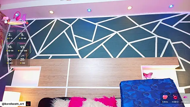 Snapshot of KAROL-SCOTT chatting on 09/18/25, 08:00 KAROL-SCOTT online show from 09/18/25, 08:00