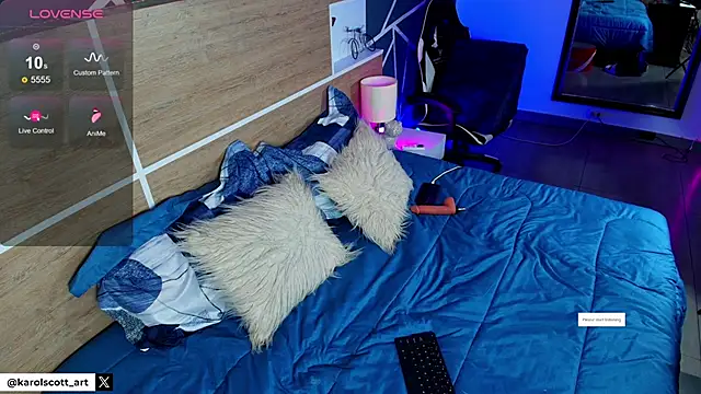 Snapshot of KAROL-SCOTT chatting on 10/07/25, 07:55 KAROL-SCOTT online show from 10/07/25, 07:55