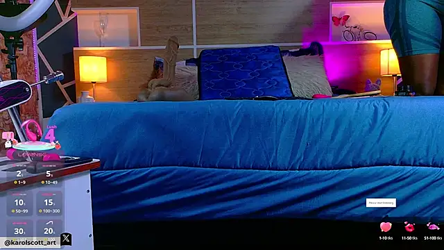 Snapshot of KAROL-SCOTT chatting on 10/15/25, 07:58 KAROL-SCOTT online show from 10/15/25, 07:58