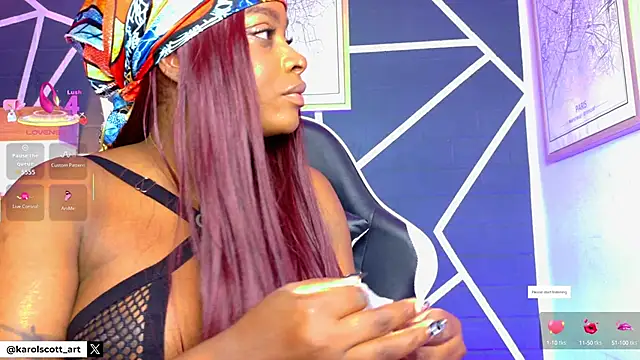 Snapshot of KAROL-SCOTT chatting on 11/06/25, 08:32 KAROL-SCOTT online show from 11/06/25, 08:32