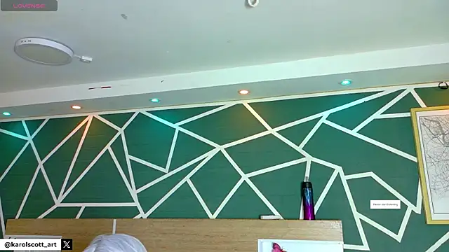 Snapshot of KAROL-SCOTT chatting on 11/12/25, 07:57 KAROL-SCOTT online show from 11/12/25, 07:57