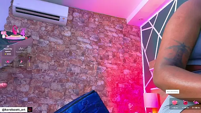 Snapshot of KAROL-SCOTT chatting on 11/13/25, 08:41 KAROL-SCOTT online show from 11/13/25, 08:41