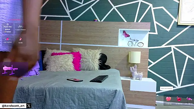 Snapshot of KAROL-SCOTT chatting on 11/21/25, 07:45 KAROL-SCOTT online show from 11/21/25, 07:45