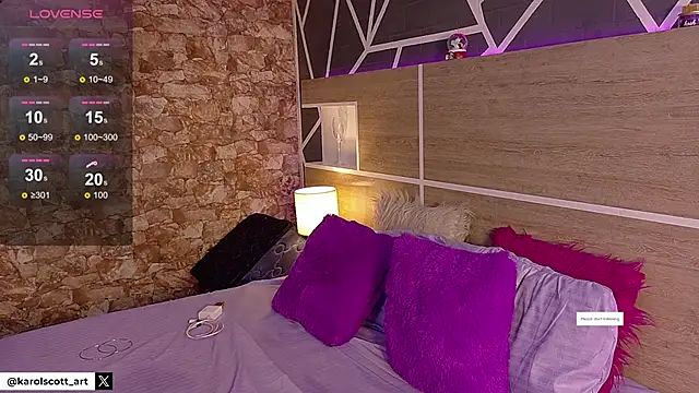 Snapshot of KAROL-SCOTT chatting on 12/04/25, 07:55 KAROL-SCOTT online show from 12/04/25, 07:55