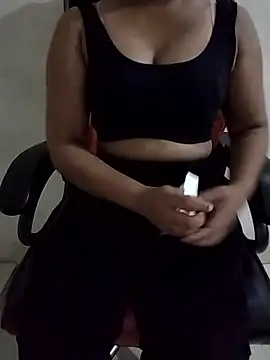 Jenifar- online show from 04/24/26, 03:25