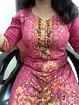 Jenifar- online show from 04/25/26, 01:36