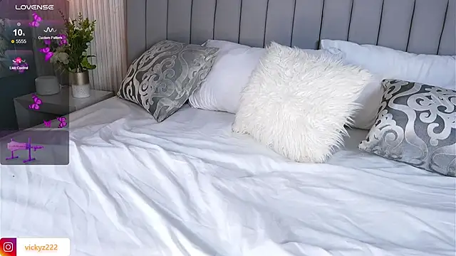 Victoriaxx  online show from 10/29/25, 11:17