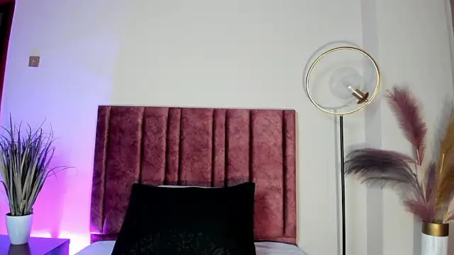 NoraDasilva online show from 03/08/26, 02:21