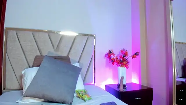 NoraDasilva online show from 04/15/26, 12:39