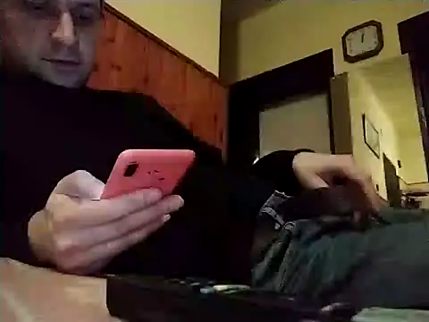 Snapshot of popperspair chatting on 01/28/25, 11:07 popperspair online show from 01/28/25, 11:07